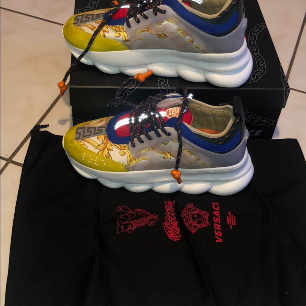 Versace Tribute Chain Reaction